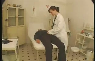 الفتيات لا تزال الوشم تمتص اثنين من الرجال في افلام جنسيه اجنبيه ممنوعه من العرض وقت واحد