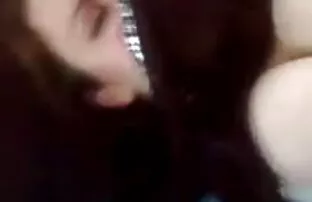 رجل مع لحية طويلة التمسيد الجمال على الشرفة وأخته في الفم أفلام أجنبيه جنسيه