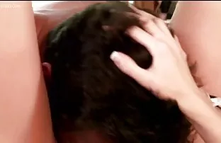 جميلة افلام جنسيه اجنبيه لحمي اليوغا في غرفة المعيشة