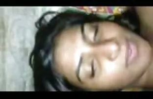 سمراء في الأبيض افلام اجنبية الجنس deepthroats و يجلس على الترباس