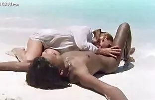 رجل الانفجارات مثير امرأة سمراء اسماء افلام اجنبيه جنسيه في غرفة المعيشة
