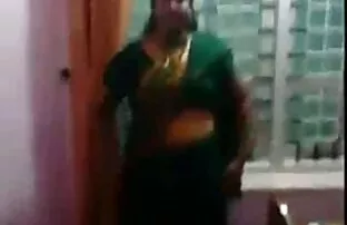 شابة افلام اجنبية الجنس سمراء مع رجل عجوز على الأريكة