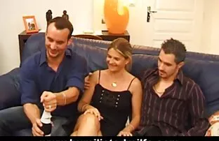 رجل ممزق في الشرج اثنين مشاهده افلام اجنبيه جنسيه من الفتيات على سرير كبير